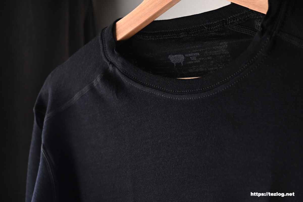 ワークマン メリノウール100 ミドルウエイト 長袖クルーネック クロ 首周り