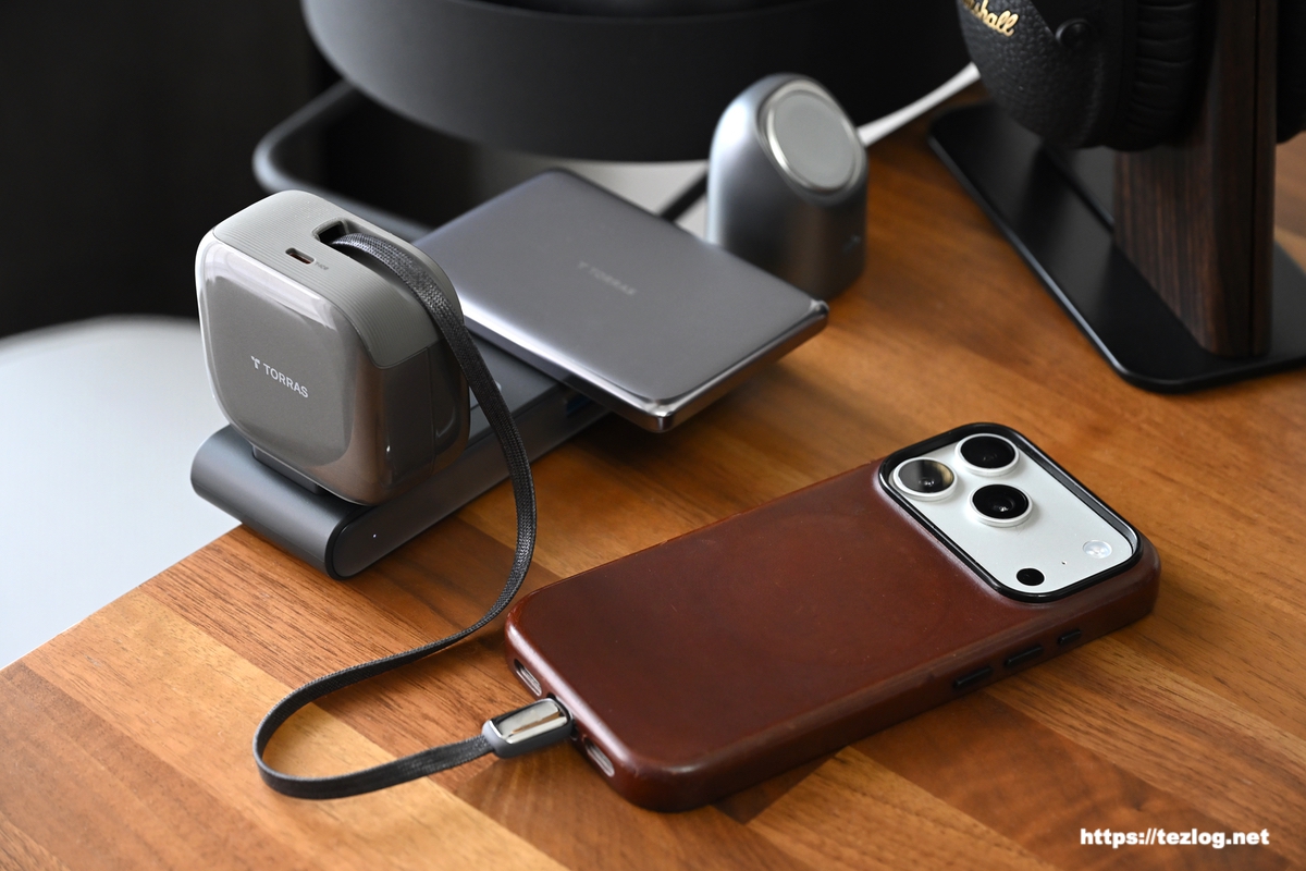 TORRAS FlexLine Pro 60W チタン・グレー / iPhone 17 Proを内蔵ケーブルで充電
